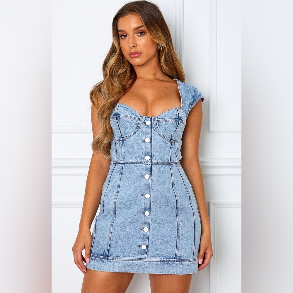 Brand New w/o tags White Fox Boutique Denim Dress Size S